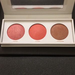 REALHER Blush Kit